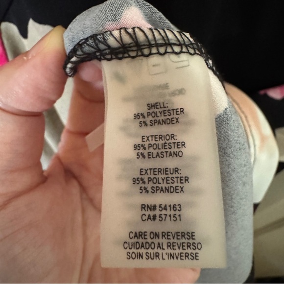 NWT Calvin Klein Large Floral Printed Blouse With Gold Chain Necklace Size 1X - Picture 7 of 8